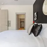 Downtown Houston Luxury Apartment